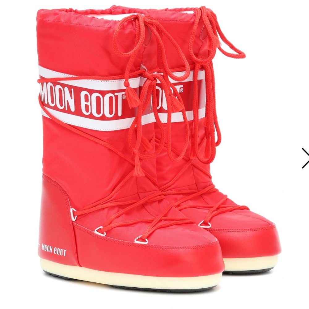 Moon boot snow boots